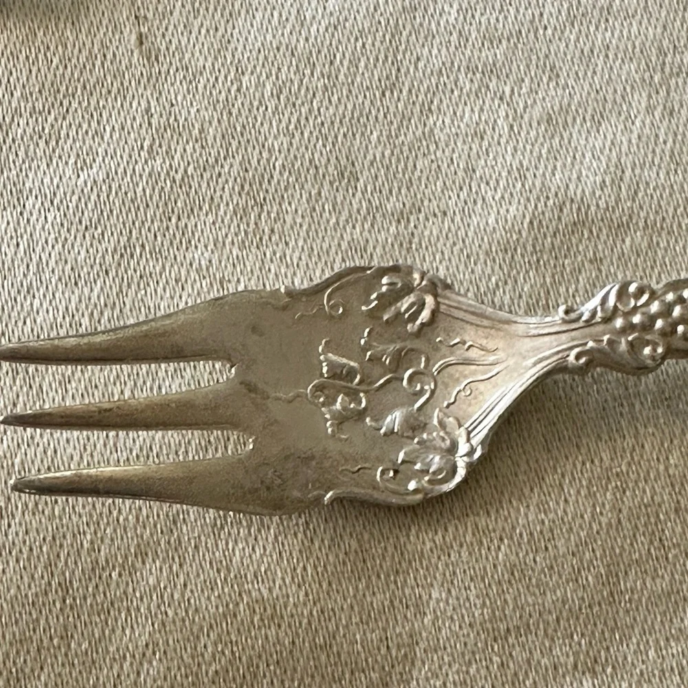 Pair of 2 1847 Rogers Bros. AI Silver Grape Pattern Cocktail / Oyster Forks.